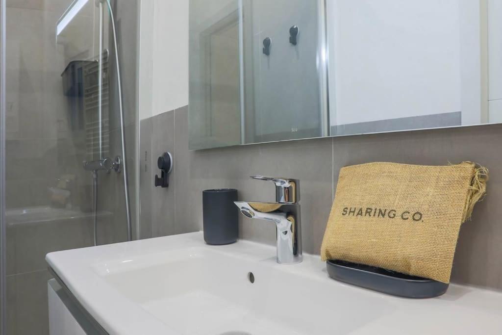 Apartment Malasana By Sharingco Madrid Bagian luar foto