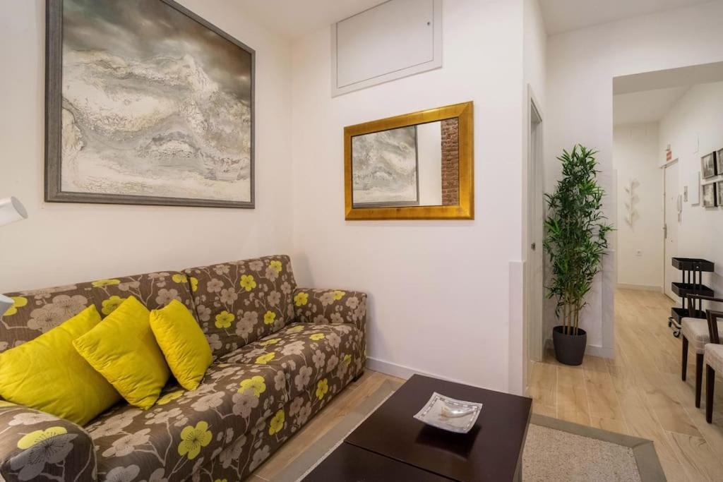 Apartment Malasana By Sharingco Madrid Bagian luar foto
